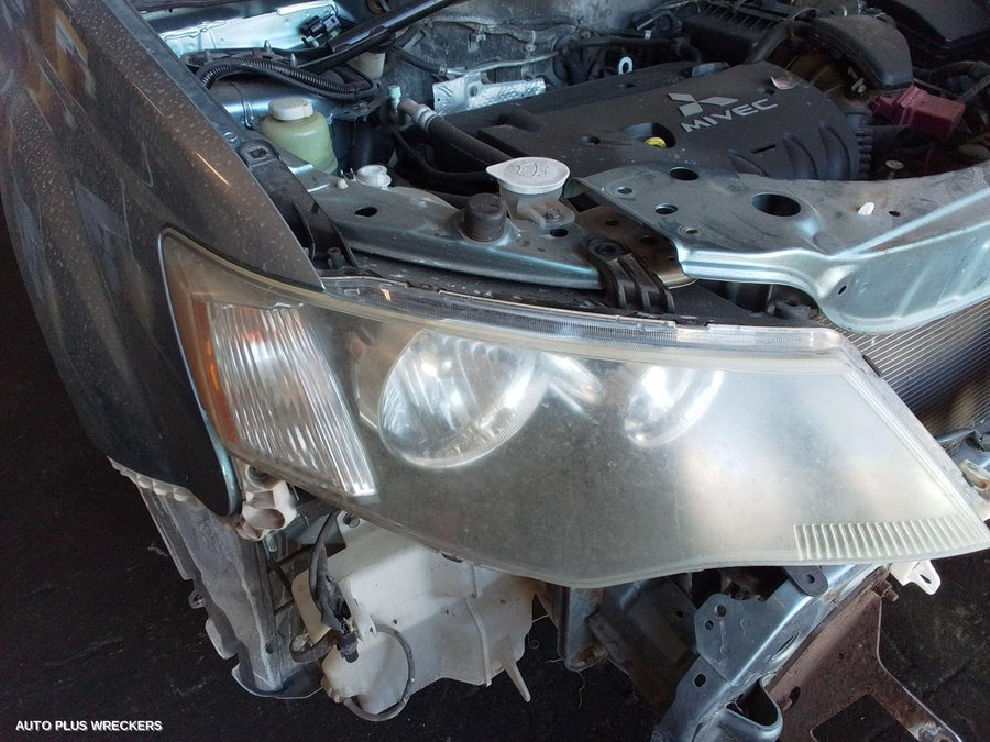 2006 Mitsubishi Outlander Right Front Door