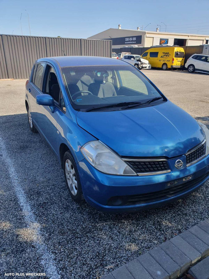 2006 Nissan Tiida Grille