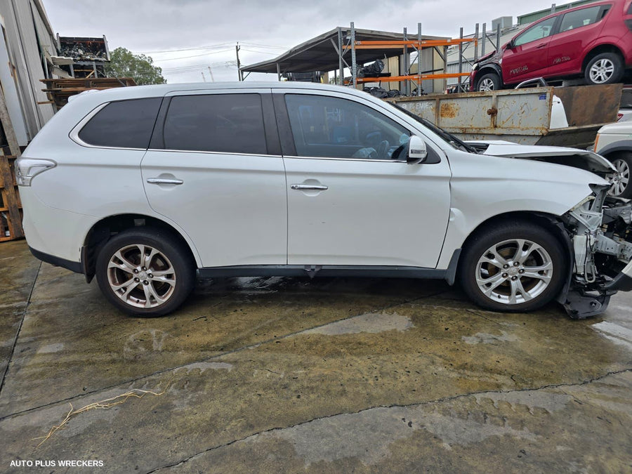 2012-2015 Mitsubishi Outlander Glove Box