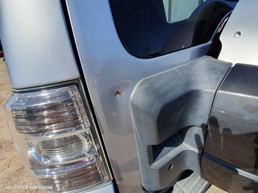 2007 Mitsubishi Pajero Right Front Door Window