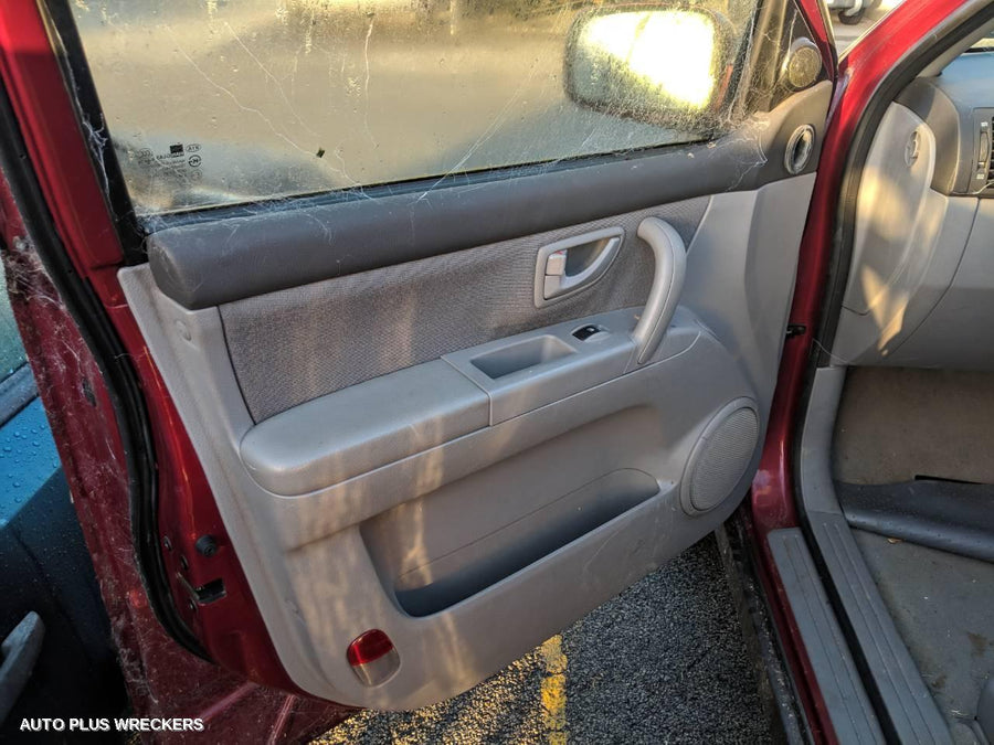 2004 Kia Sorento Left Taillight