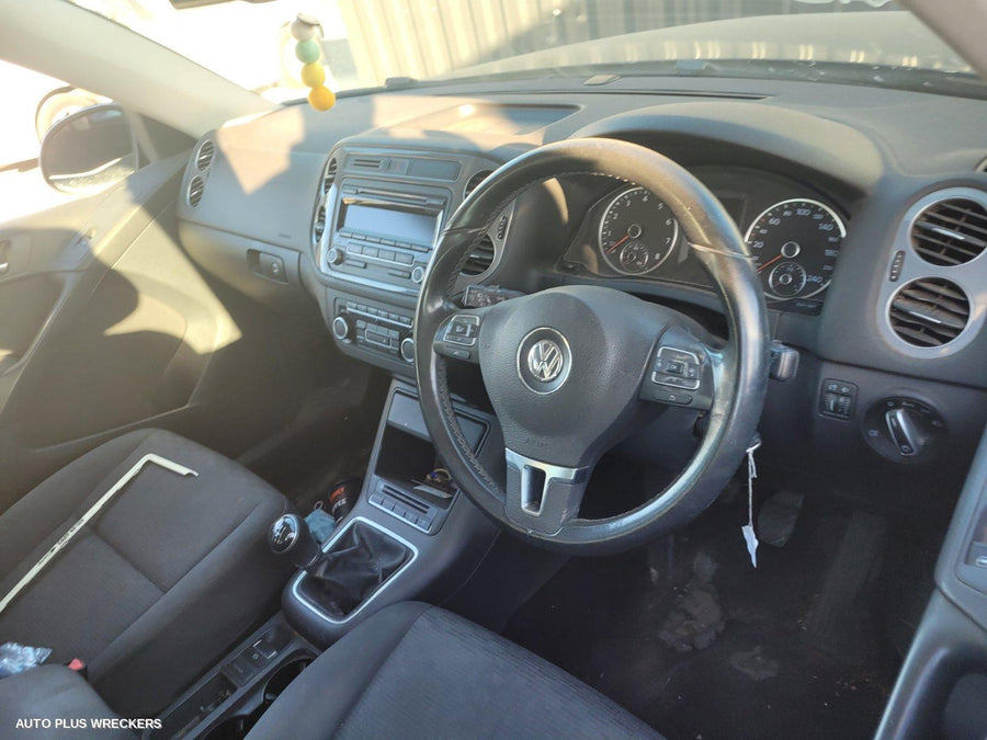 2012 Volkswagen Tiguan Right Rear Door Sliding