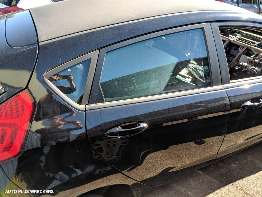 2010 FORD FIESTA LEFT REAR DOOR WINDOW