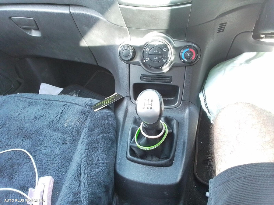 2014 Ford Fiesta Left Driveshaft