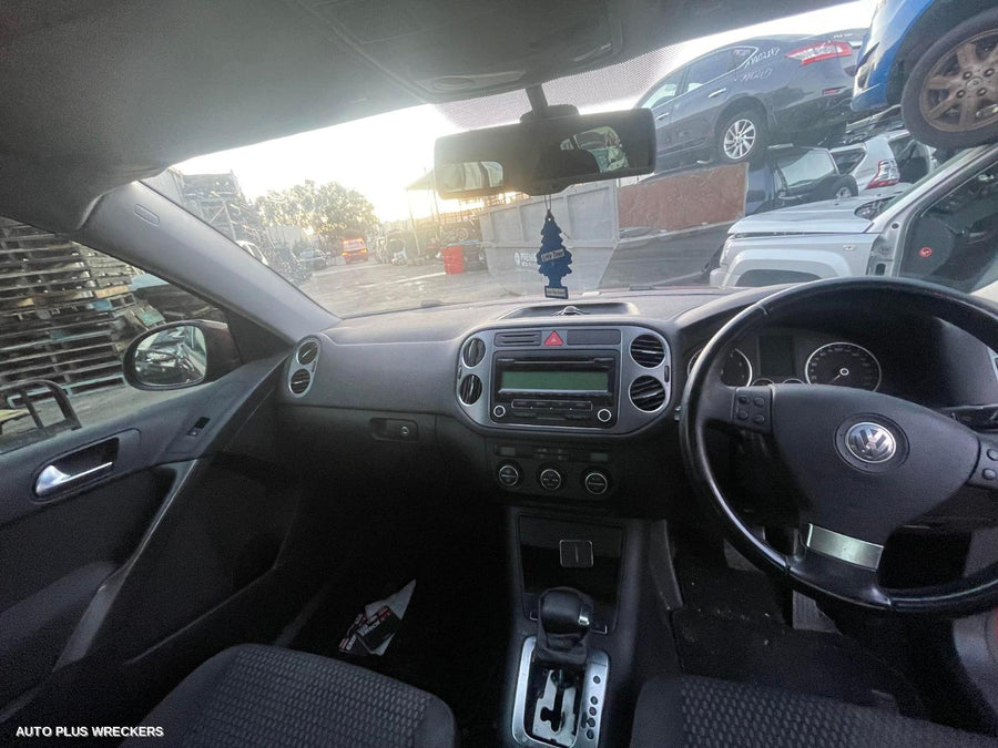 2009 Volkswagen Tiguan Right Rear Door Sliding