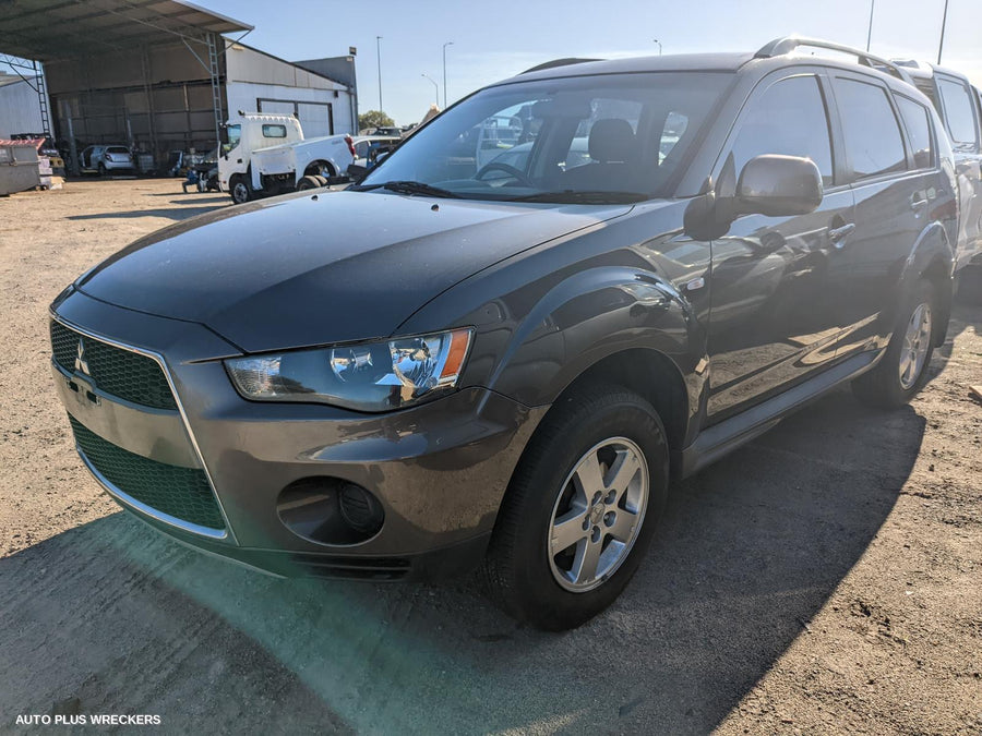 2011 Mitsubishi Outlander Left Door Mirror
