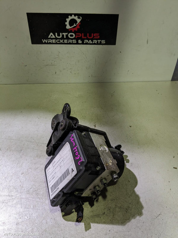 2010-2015 Volkswagen Caddy Abs Pump Modulator