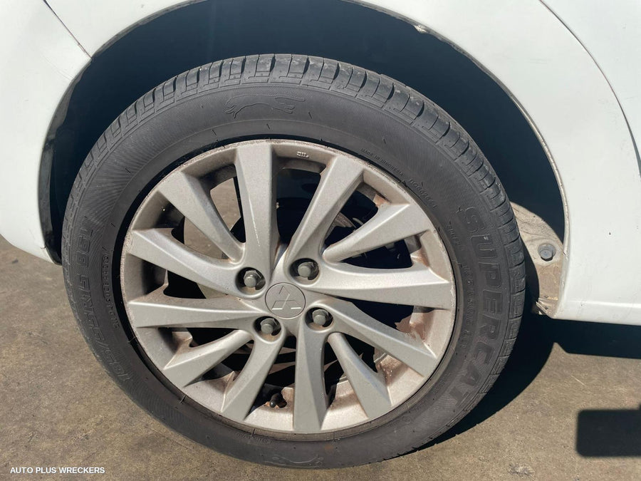 2014 Mitsubishi Mirage Right Front Door Window