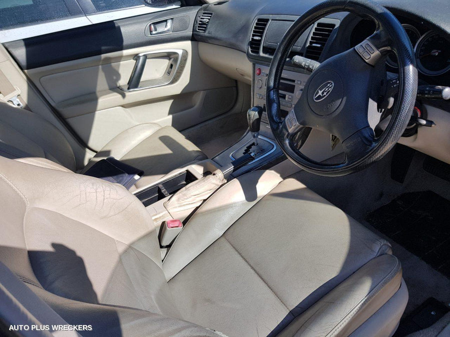 2004 Subaru Outback Left Guard
