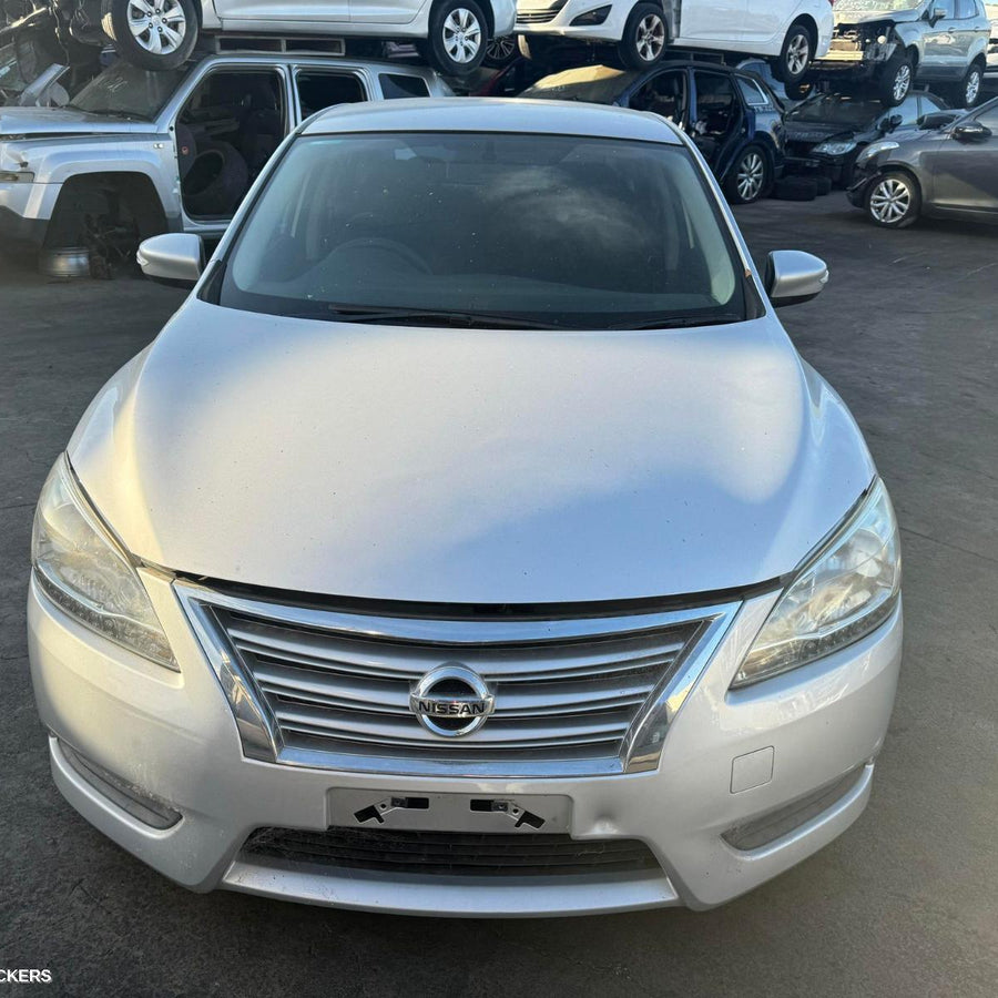 2013 Nissan Pulsar Grille