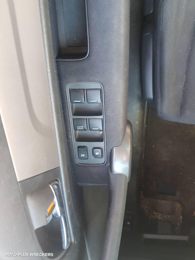 2010 Honda Crv Left Rear Door Window