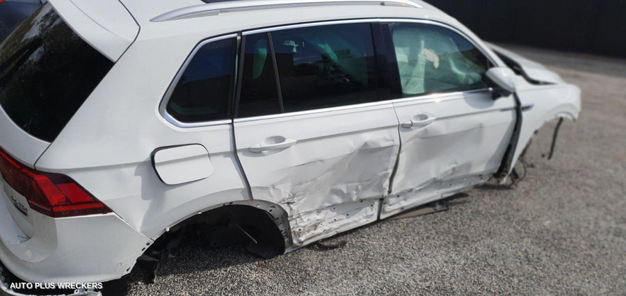 2016 Volkswagen Tiguan Fuel Door   Filler