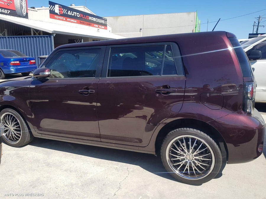 2011 Toyota Rukus Left Front Door