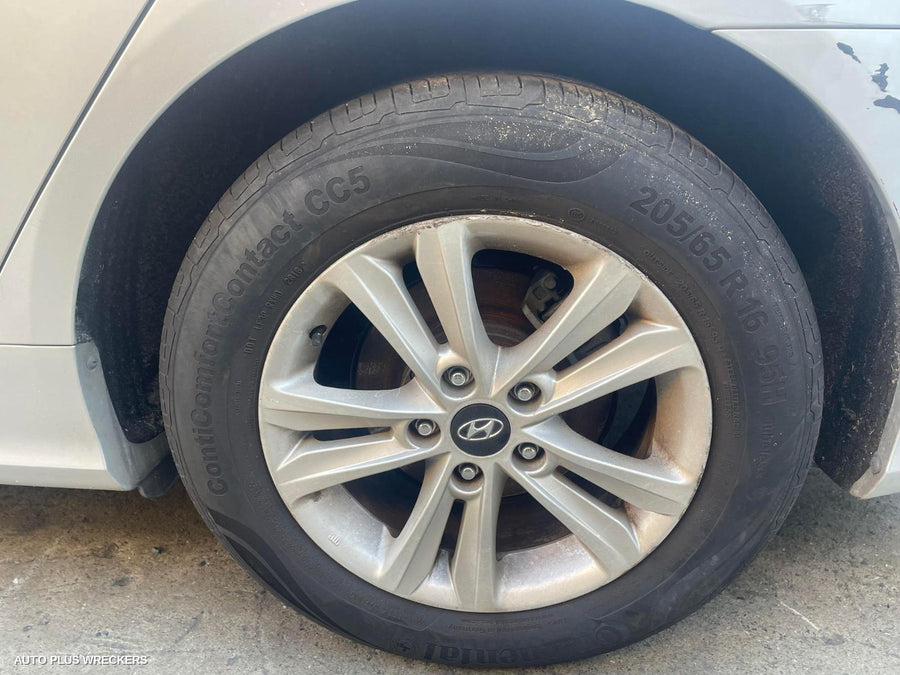 2011 Hyundai I45 Right Driveshaft