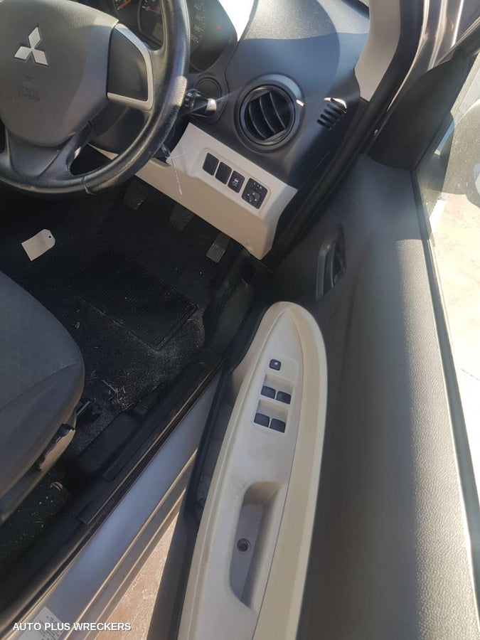2013 MITSUBISHI MIRAGE RIGHT FRONT DOOR WINDOW