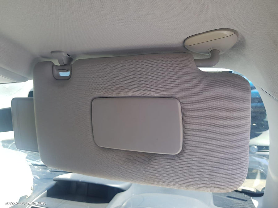 2017 Subaru Forester Sunvisor