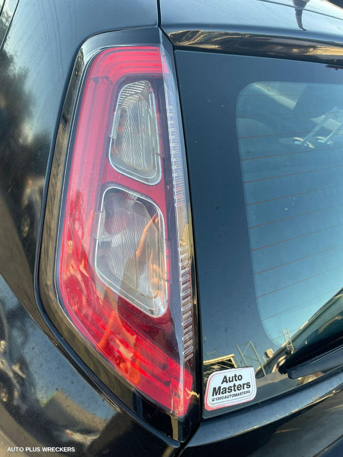 2014 Fiat Punto Right Front Door