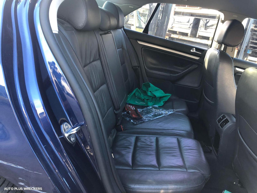 2006 Volkswagen Jetta Right Taillight