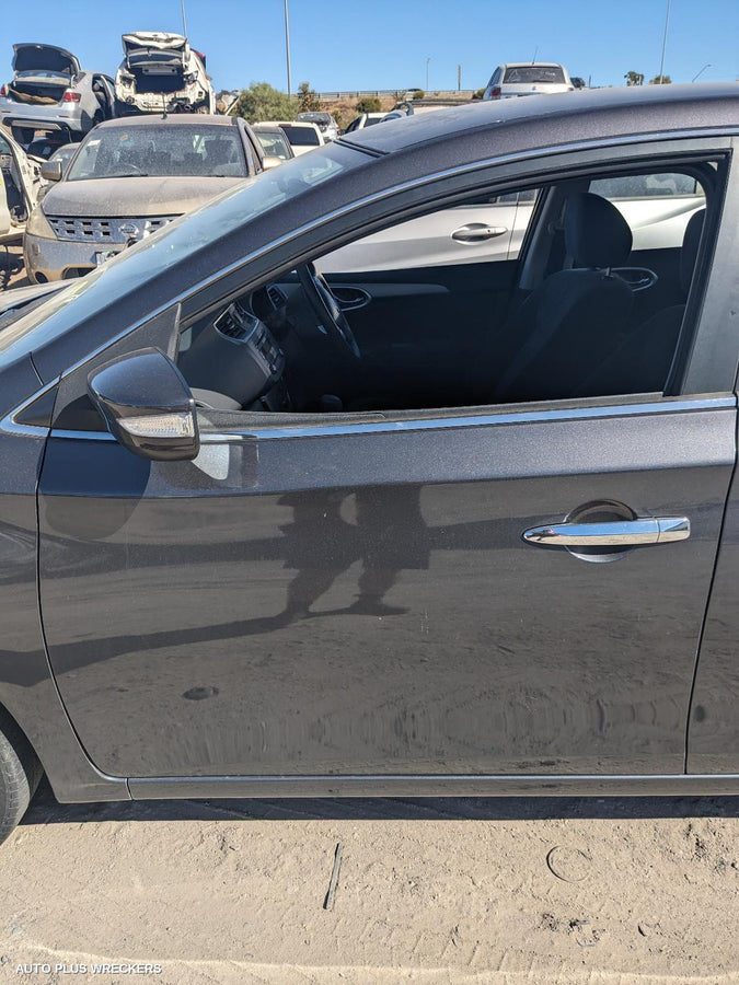 2014 Nissan Pulsar Grille