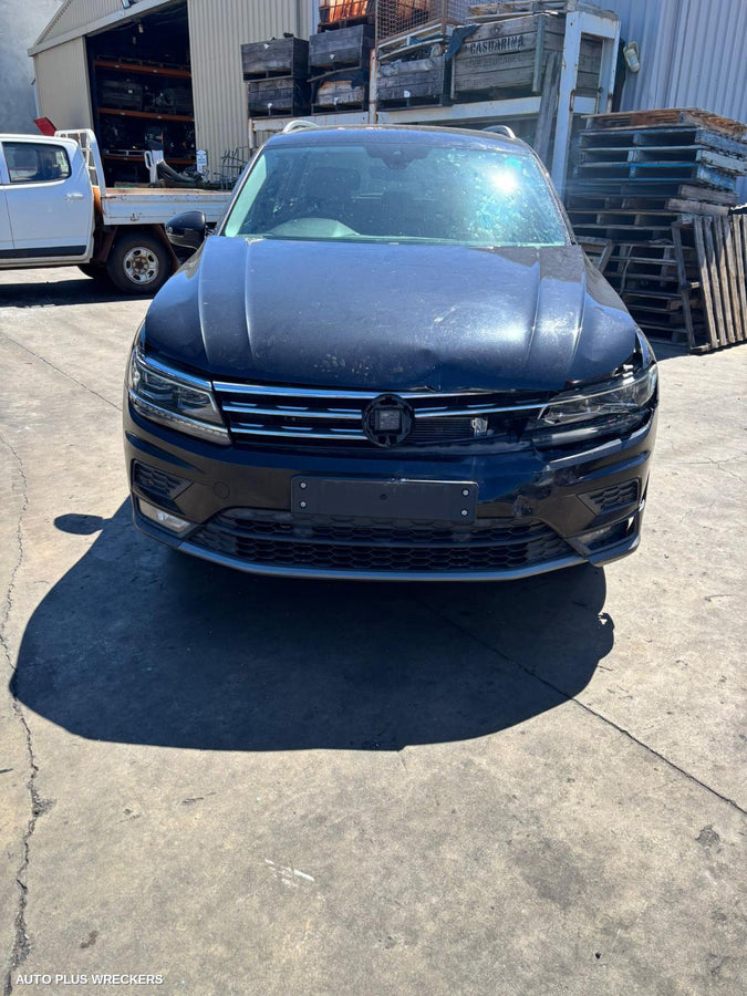 2016-2024 Volkswagen Tiguan Console