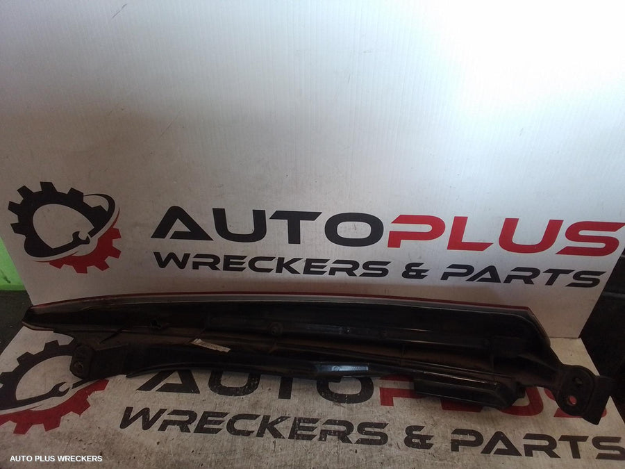 2004 Volvo Xc90 Left Taillight