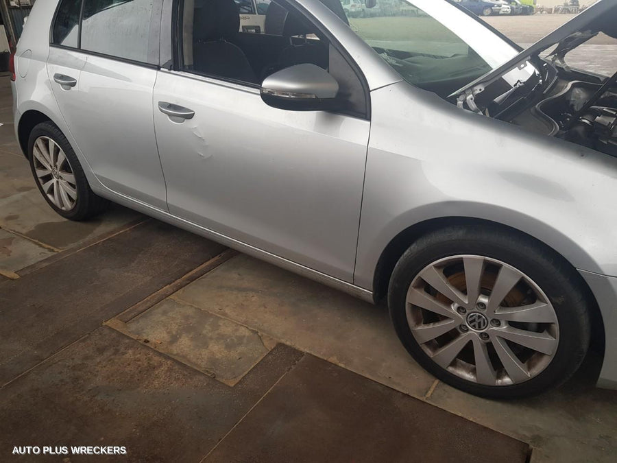 2010 Volkswagen Golf Rear Garnish