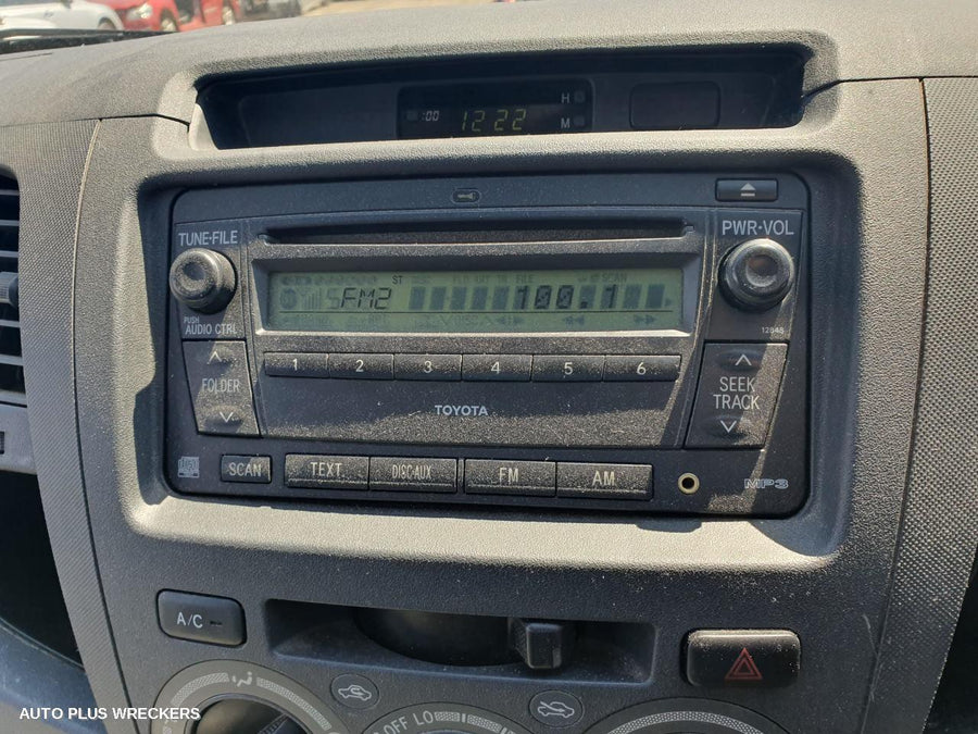 2008 Toyota Hilux Sunvisor