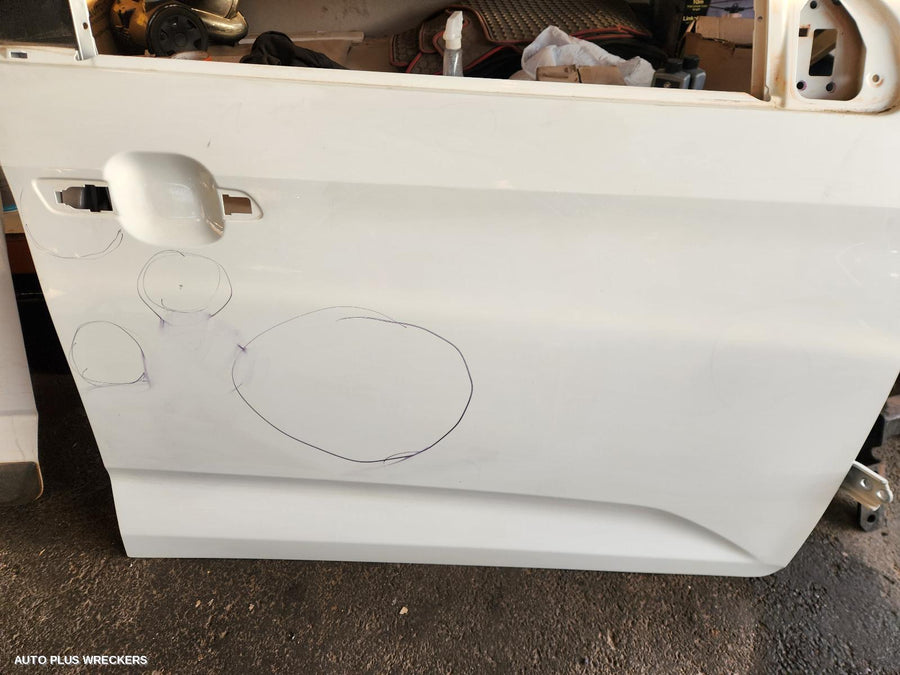 2020-2025 Isuzu Dmax Right Front Door