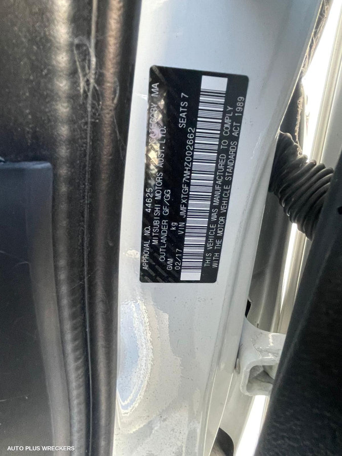 2017 Mitsubishi Outlander Door Handle