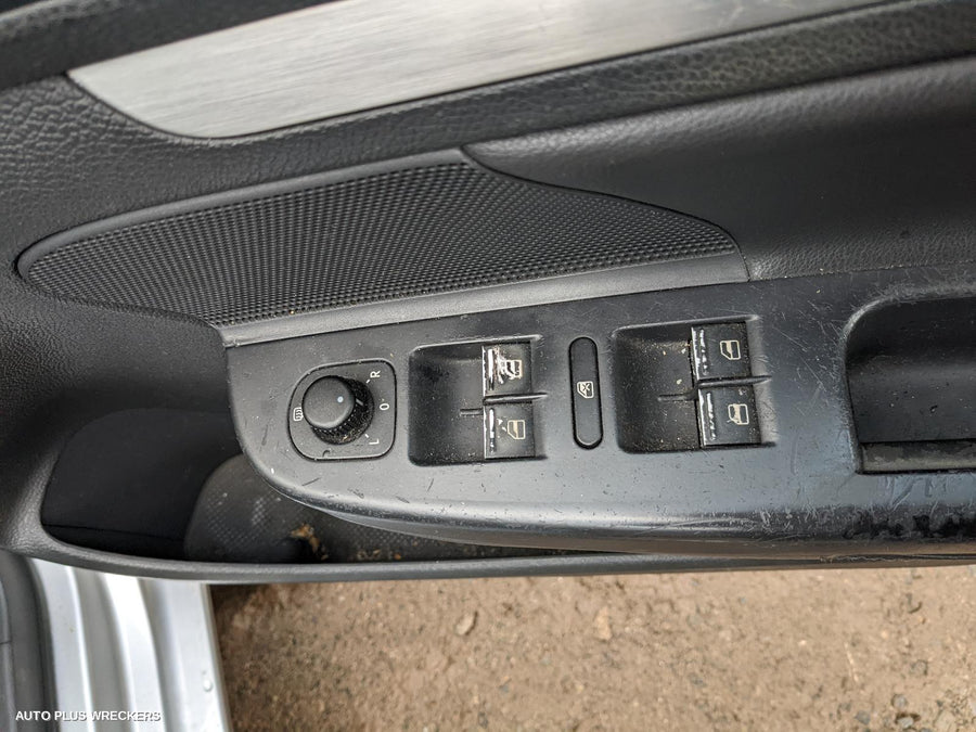 2006 Volkswagen Jetta Bonnet