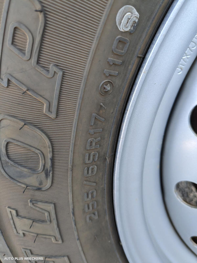 2023 Isuzu Dmax Left Taillight