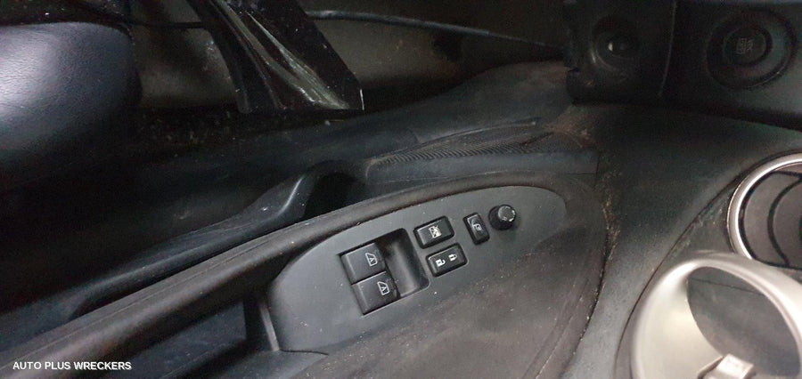 2010 Nissan 370z Left Front Door Window