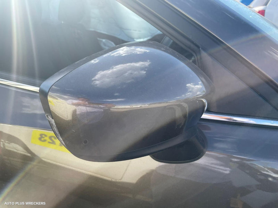 2015 Mazda 3 Console