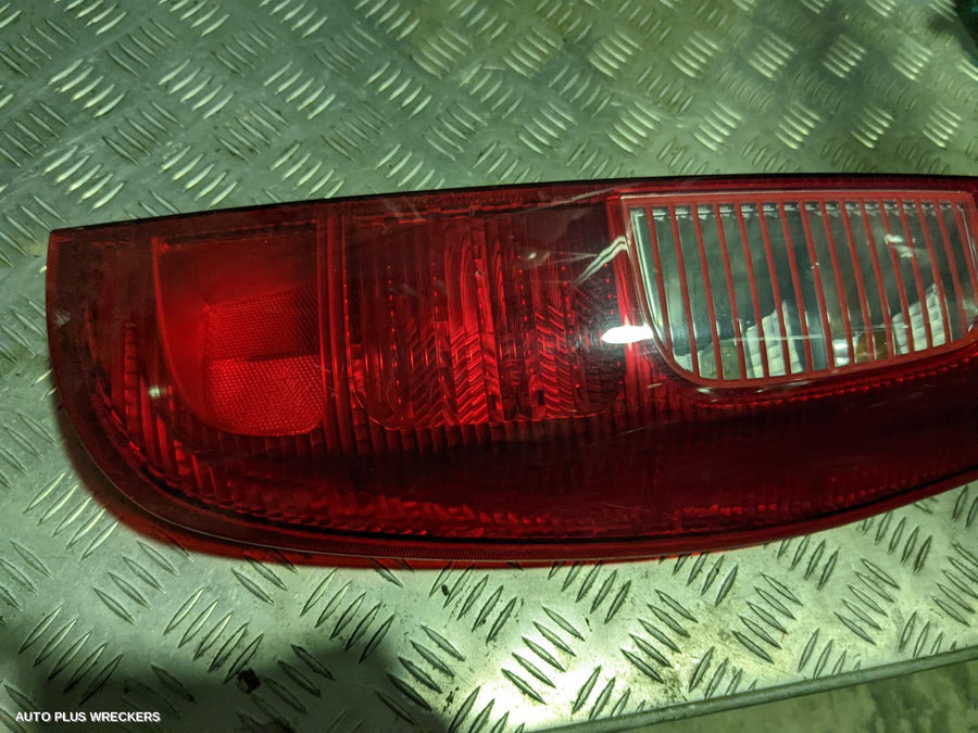 2005 Mitsubishi Colt Right Taillight