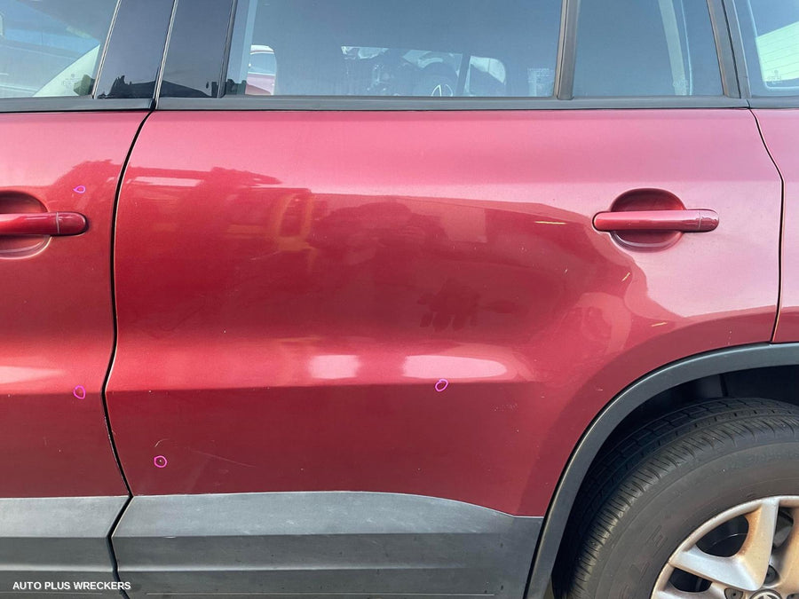 2009 Volkswagen Tiguan Right Rear Door Sliding