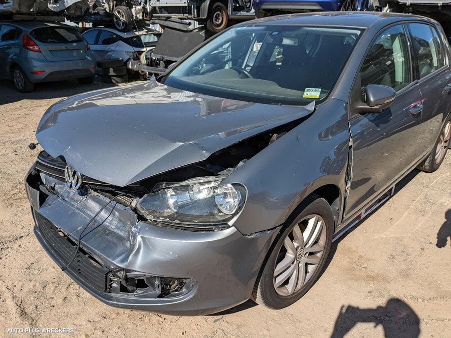 2009 Volkswagen Golf Right Taillight