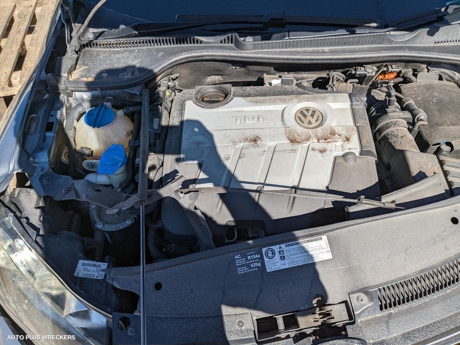 2009 Volkswagen Golf Right Taillight