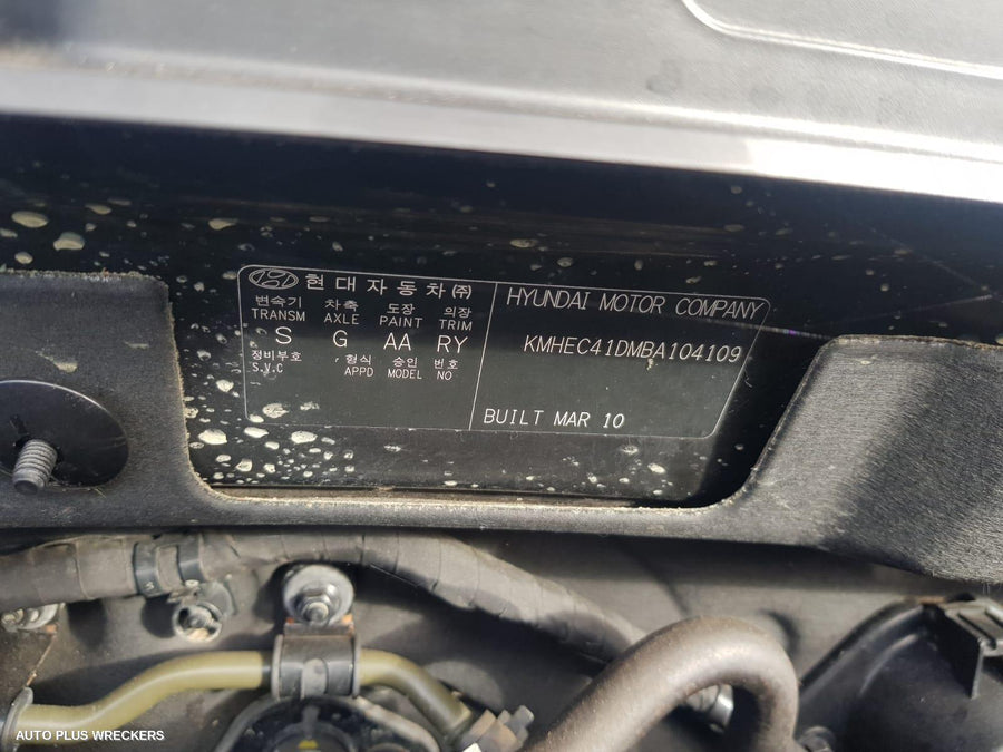 2010 Hyundai I45 Right Rear Door Sliding