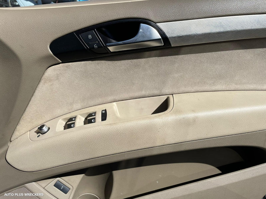 2011 Audi Q7 Hatch Strut