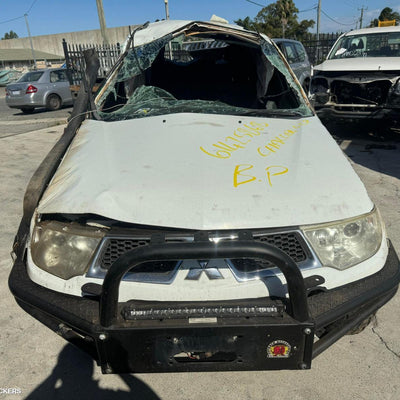 2011 Mitsubishi Challenger Right Front Door Window