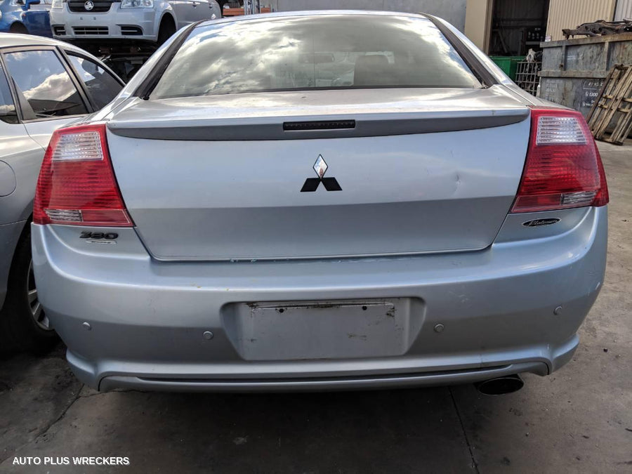 2006 Mitsubishi 380 Door Boot Gate Lock