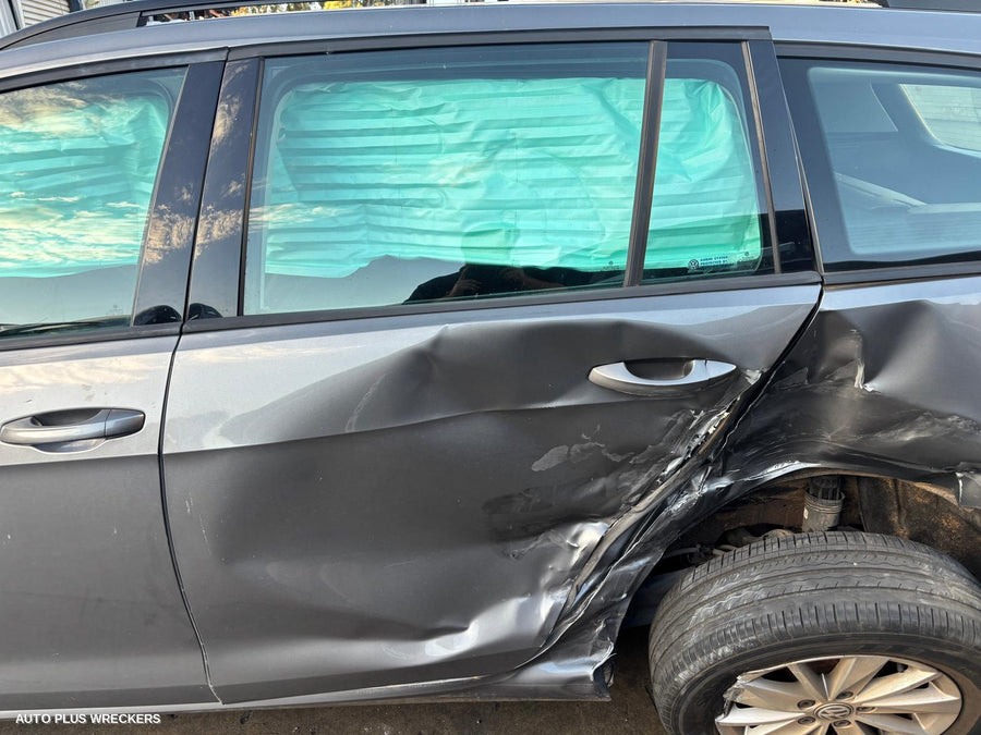 2014 Volkswagen Golf Left Guard Liner