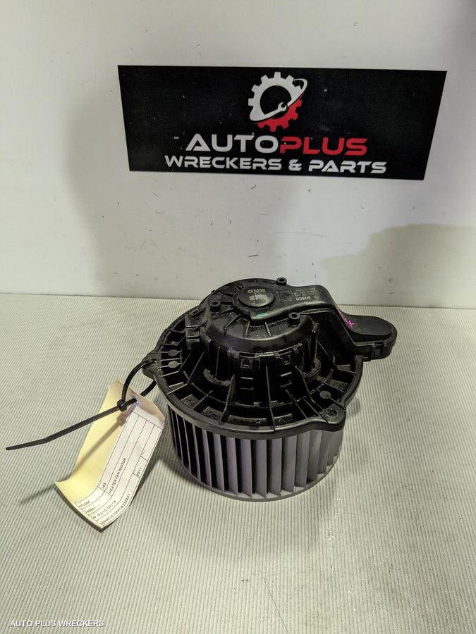 2011 Hyundai I45 Heater Fan Motor