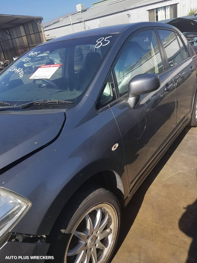 2010 Nissan Tiida Right Door Mirror