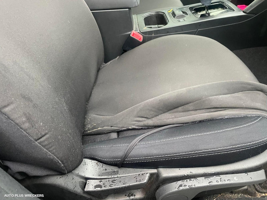 2019 Subaru Outback Right Front Door