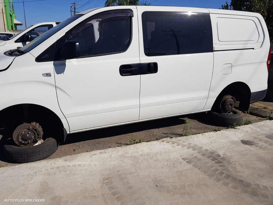 2011 Hyundai Iload/imax 2nd Seat  Rear Seat