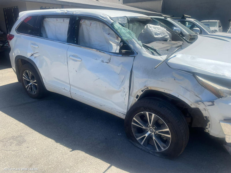 2014-2021 Toyota Kluger High Level Stoplight