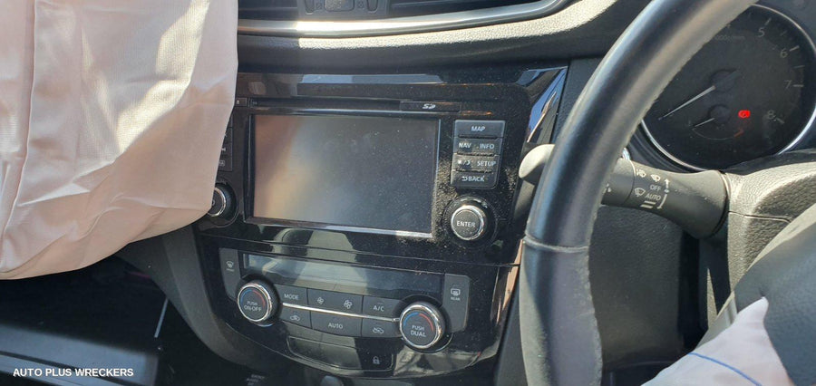 2017 Nissan Qashqai Left Front Door Window