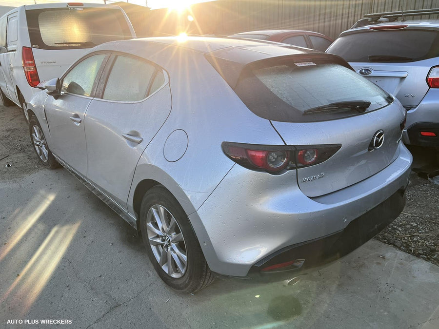 2020 Mazda 3 Left Front Door Window