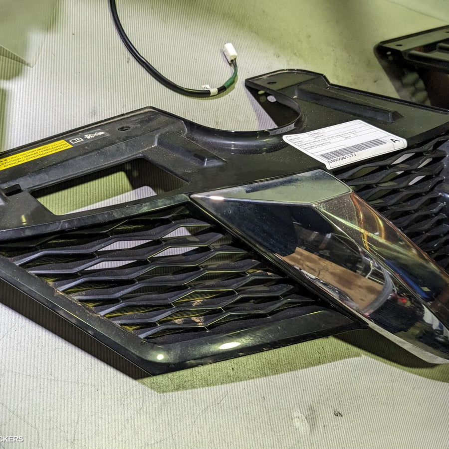 2014-2017 Nissan Xtrail Grille